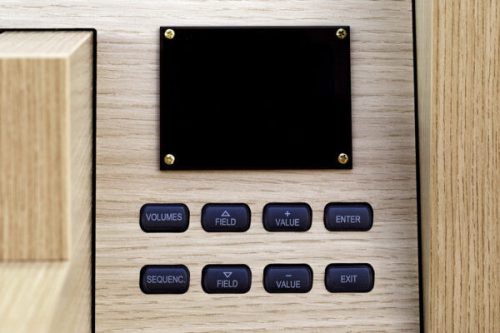 Viscount DOMUS 4 – Дву-мануален литургичен църковен орган с Physis Plus технология, 32 органови регистра, 3 оркестрови гласа, 3000 запаметявания, дървен капак и 4x150W усилване