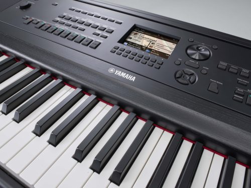 Pian Digital Yamaha DGX-670 cu 88 Clape cu Acţionare Greu, Funcții Avansate de Creație Muzicală și Stiluri de Acompaniament