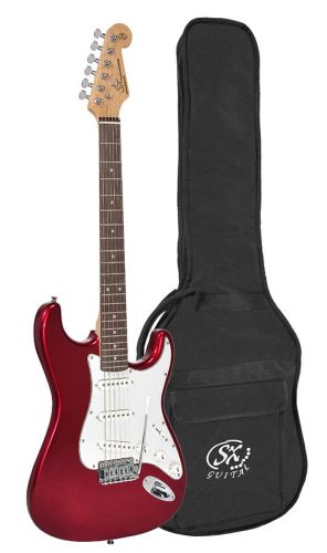 ED1/CAR SX Standard Series electric guitar, with 3 single coil pickups and vintage tremolo, bag, candy apple red