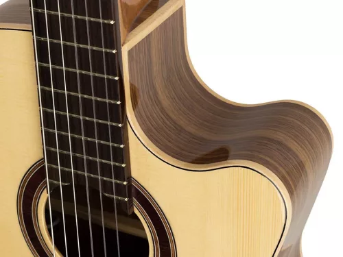 R65CW Kremona Soloist Series classic guitar solid spruce and walnut, rosewood fingerboard, gloss finish, Fishman Classic 3