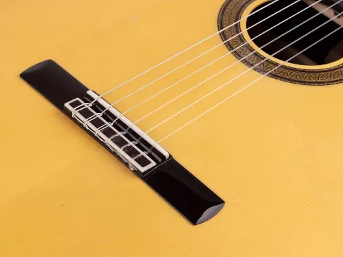Sevillana N/Y Salvador Cortez All Solid Performer Series flamenco guitar Negra Amber, Engelmann spruce top, rosewood b&s, fan bracing, deluxe gigbag