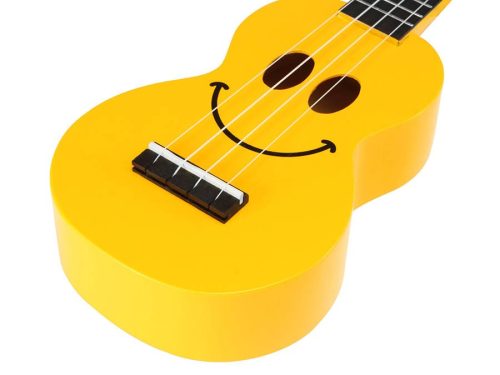 U-SMILE YWK Mahalo Smiley Series soprano ukulele pack SMILE, yellow, with essentials accessory pack