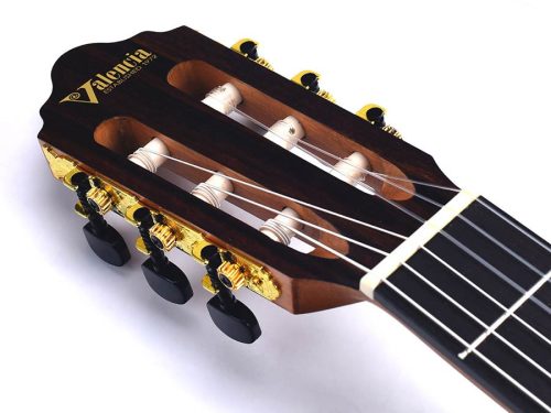 Valencia VC304 - Класическа китара Серия 300 4/4, Смърч Sitka и Махагон, Natural Satin