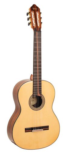 VC564 Valencia Series 560 classic guitar 4/4, sitka spruce & walnut, natural